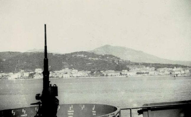 Gun on ship